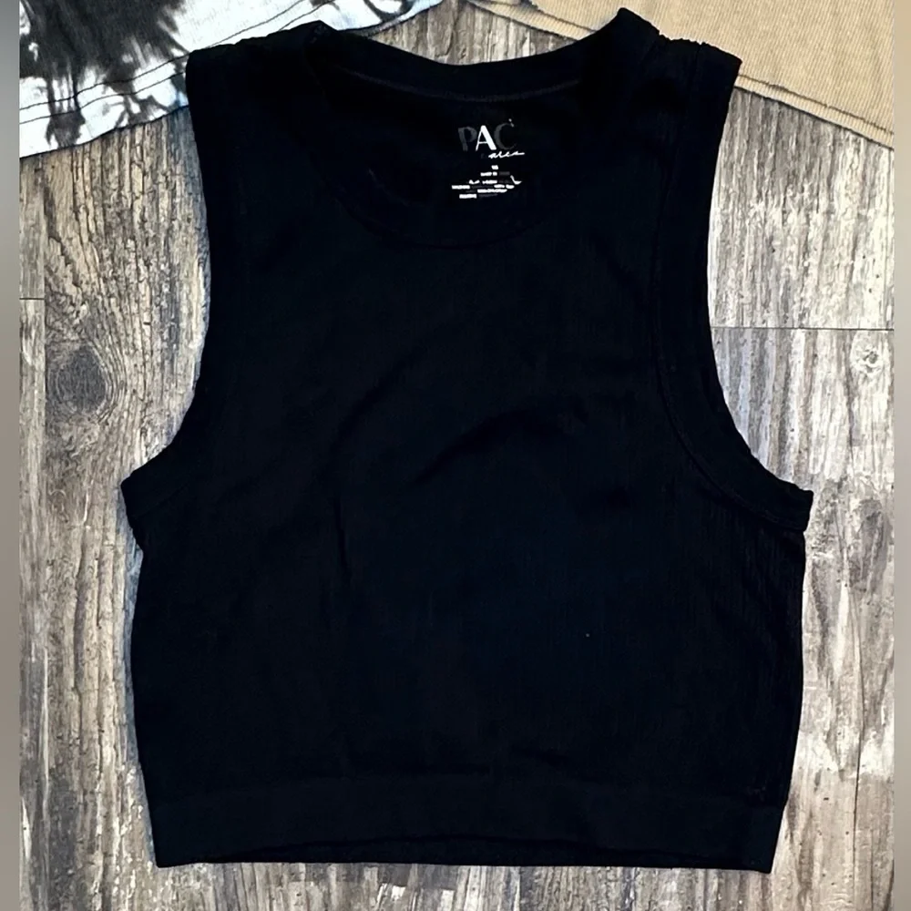 Lot of 3 black, black & white tie dye, tan sleeveless crop tops juniors‎ XS - Picture 9 of 12